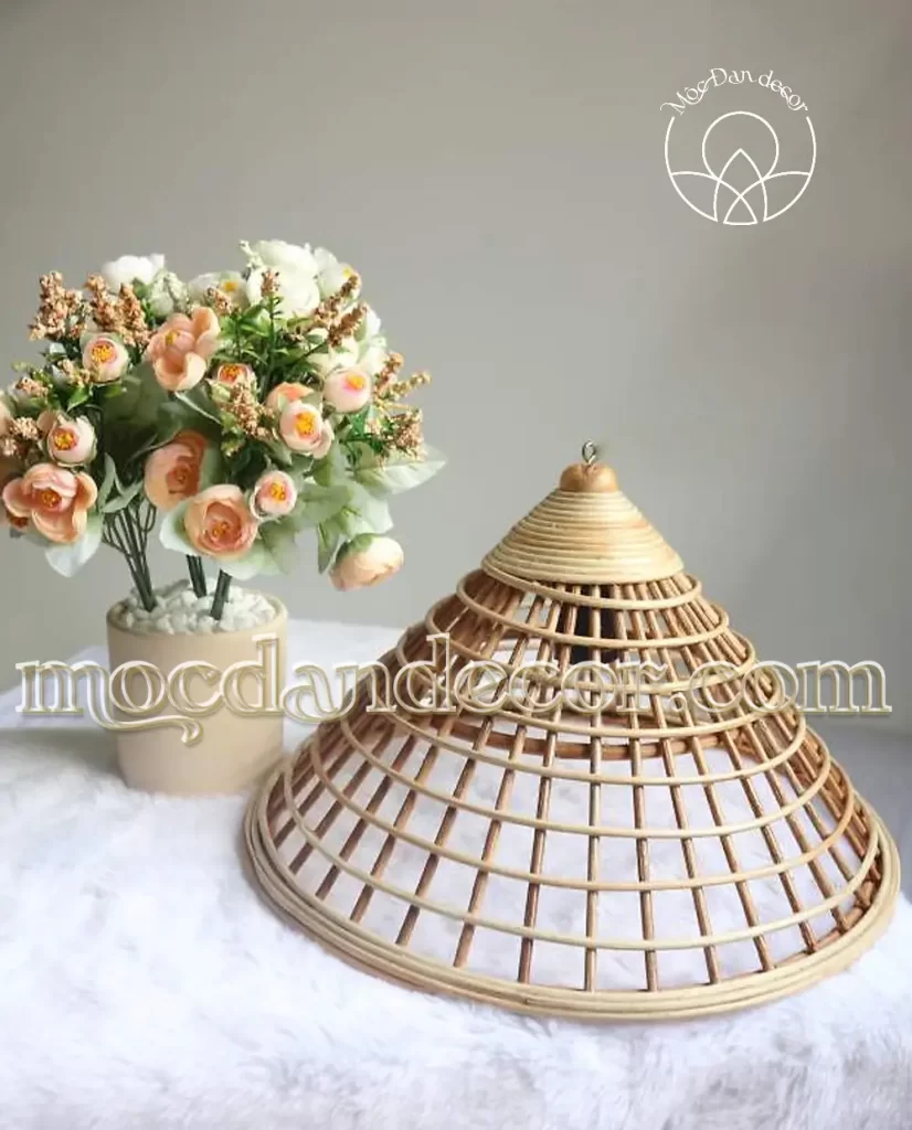 500+ Mẫu Đèn Trang Trí Quán Cafe Đẹp – Sang Trọng & Tiết Kiệm Điện 4 đèn mây nón karo Mộc Đan Decor
